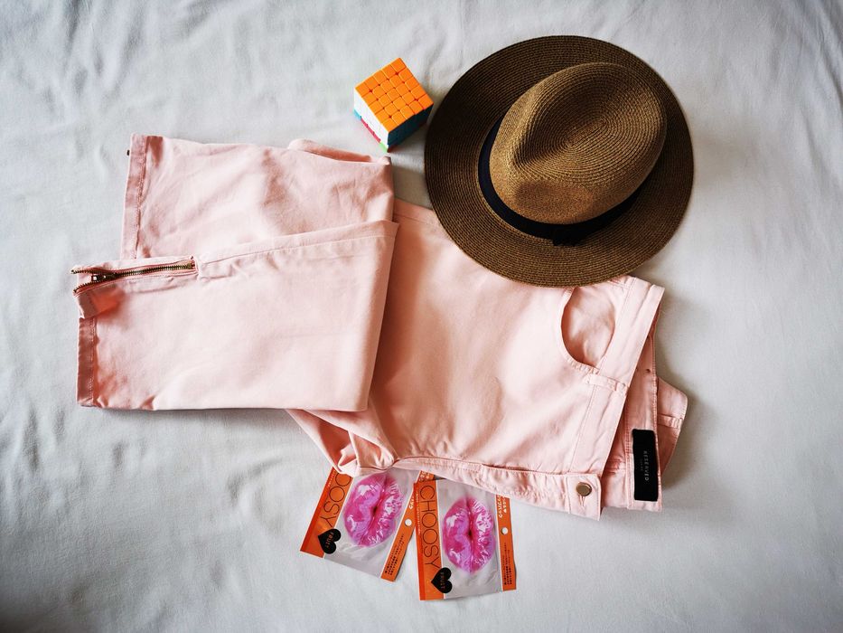 Джинсы персиковые