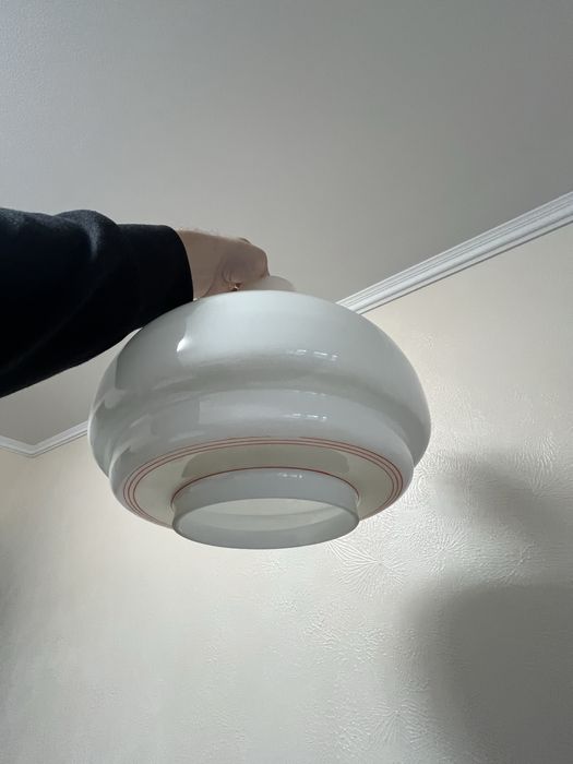 Стильний вінтажний плафон Mid-century | Біле скло з червоним акцентом