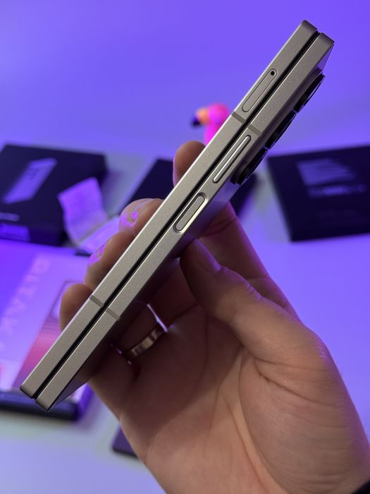 читай опис Samsung Fold 6 Україна НОВИЙ