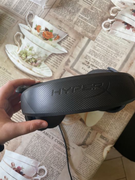 Продам наушники HYPER X