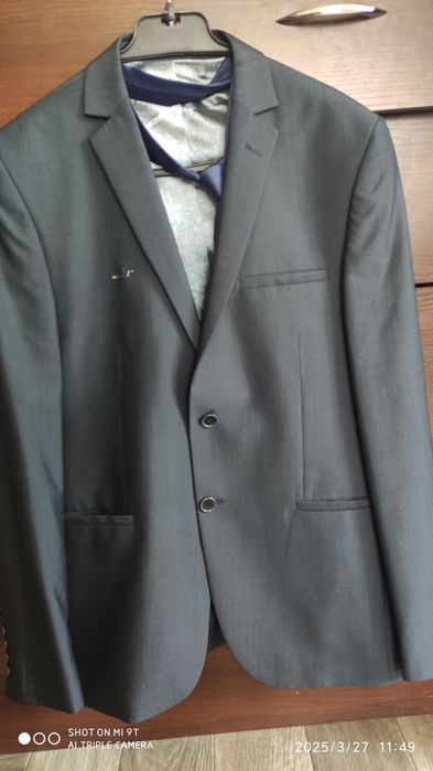 Чоловічий костюм