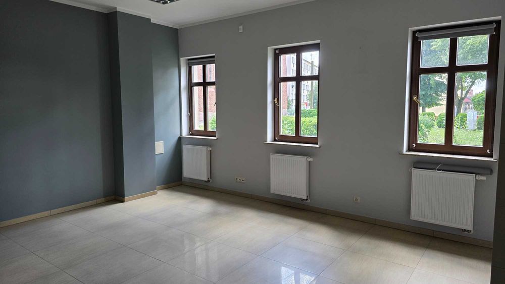 Lokal użytkowy w ścisłym centrum Sławna do wynajęcia.