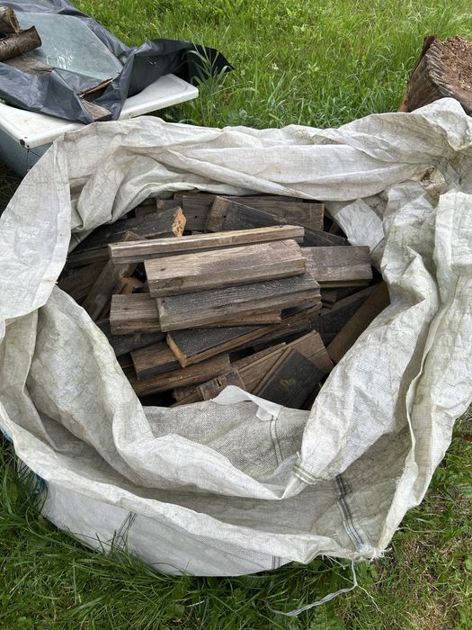 Pół Bigbaga drewna, drzewa pocietego na opał z desek