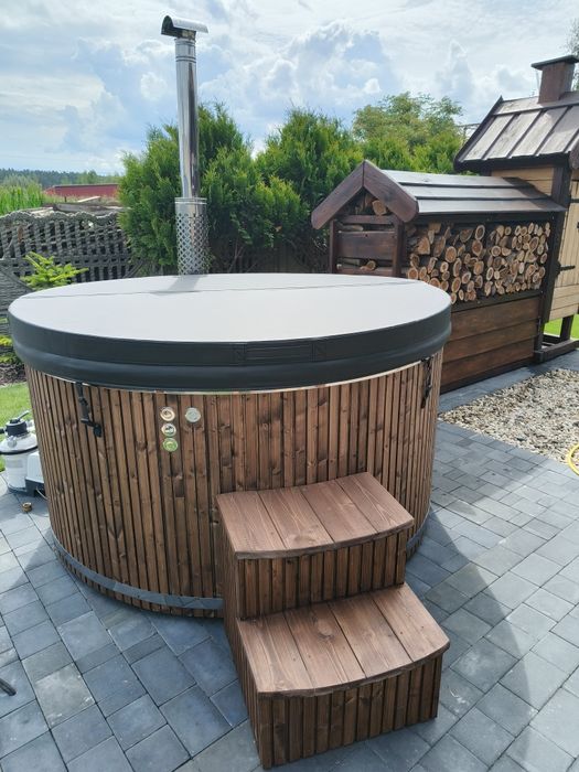 Balia ogrodowa z hydromasażem