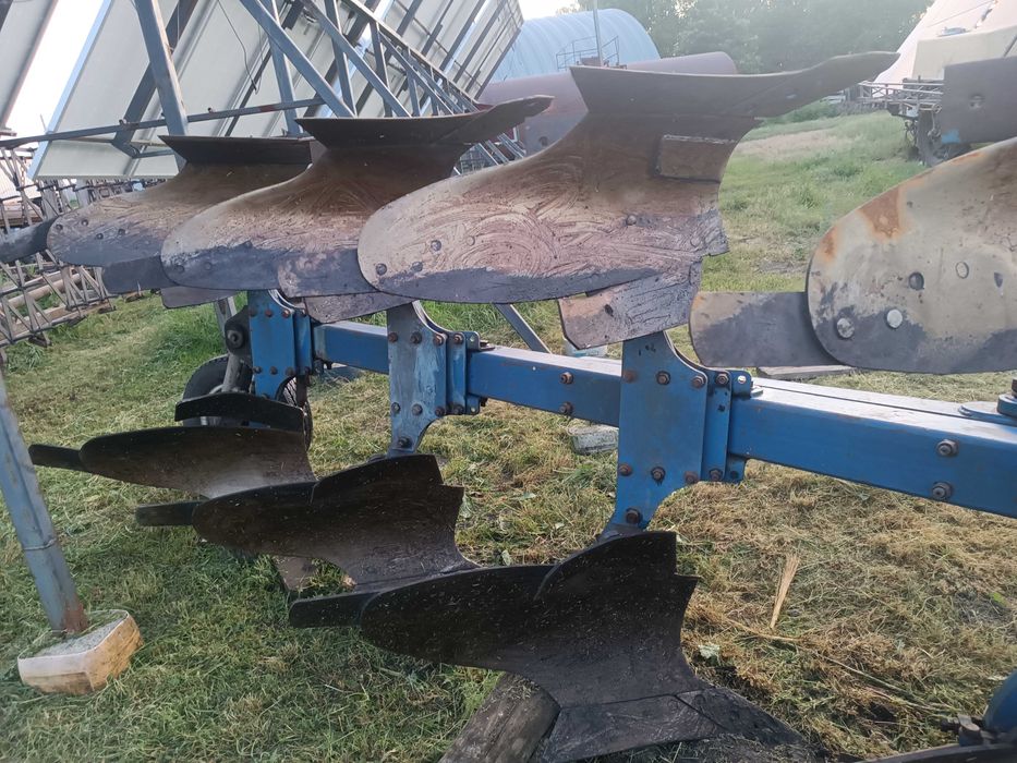 Плуг оборотний 4+1