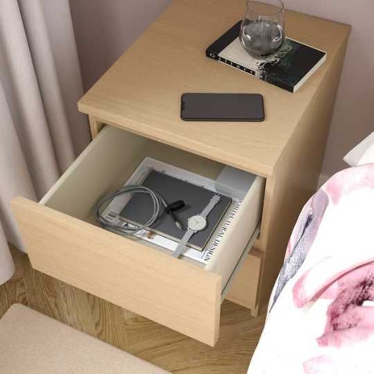 Mudança urgente | Par de mesas de cabeceira IKEA MALM como novas