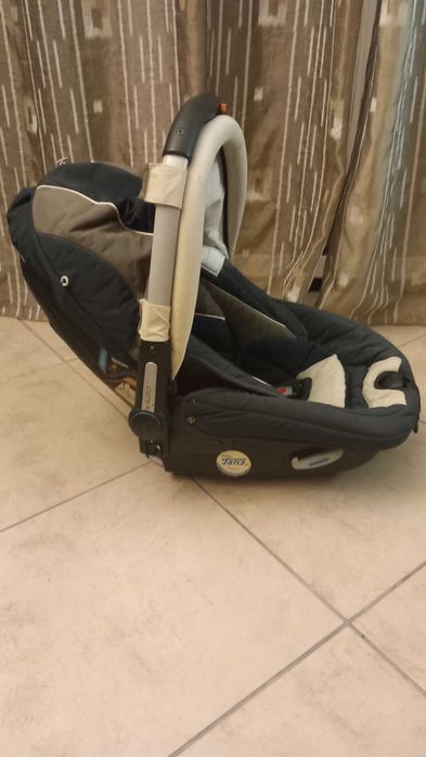 Egg / Bassinet Jane424980169874493441