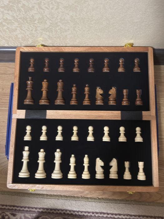Шахмати деревʼяні