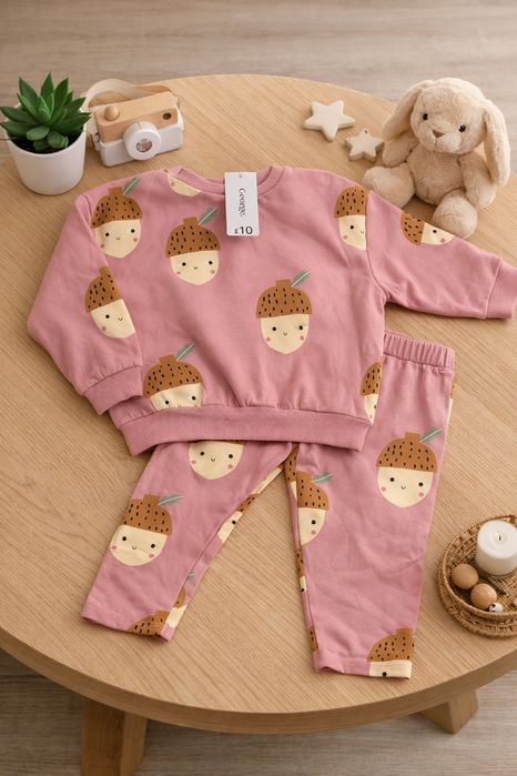 Костюмчик на дівчинку