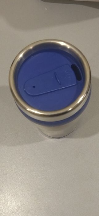 Kubek termiczny niebieski