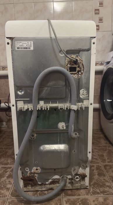 Продам стиральную машинку electrolux ewt 1021