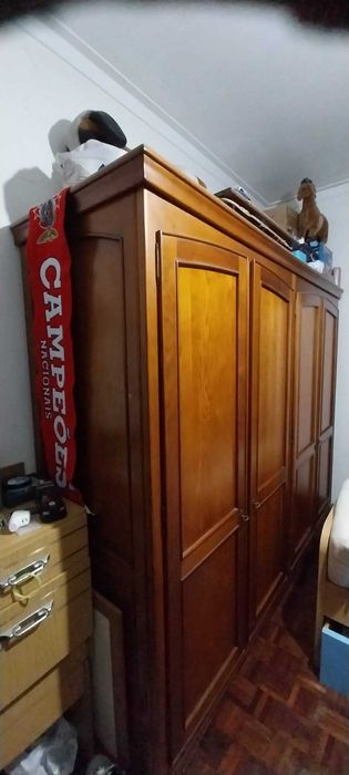 Roupeiro de 4 portas