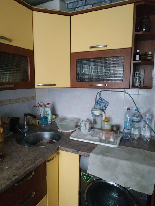 КУХНЯ -Эл. Духовка , Газ.Варочная поверхность, вытяжка и раковина