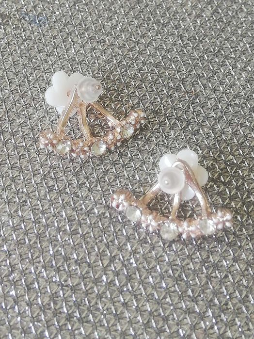 Małe kolczyki z cyrkoniami