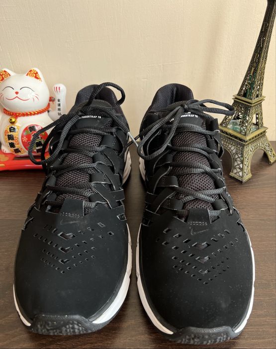 Sportowe buty Nike Lunar Fingertrap TR