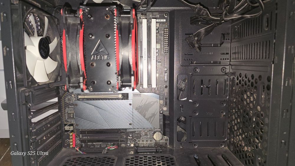 Various PC Components450936613026539522
