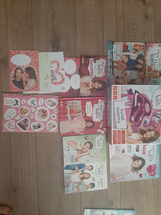 Gra planszowa Violetta Disney  i poradniki książki