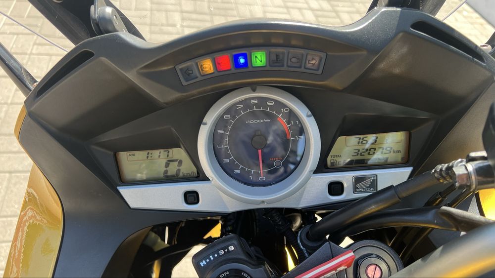 Продам Honda cbf 1000