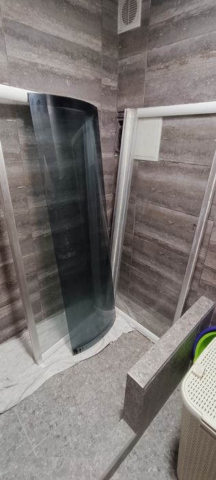 Стекла каленые, для душевой кабины