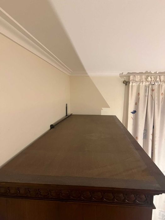 Grande Roupeiro em Madeira Maciça