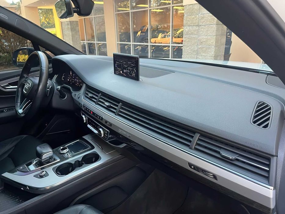 Audi Q7      2019