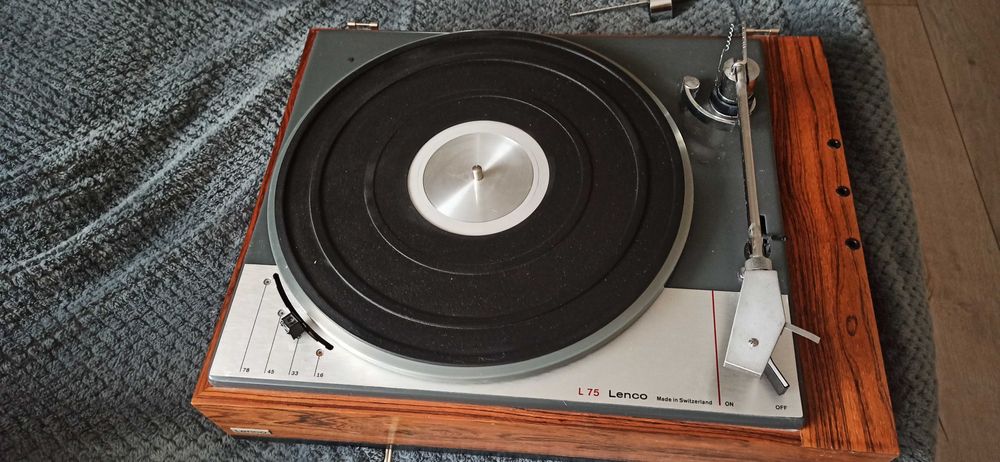 Gramofon Lenco L75