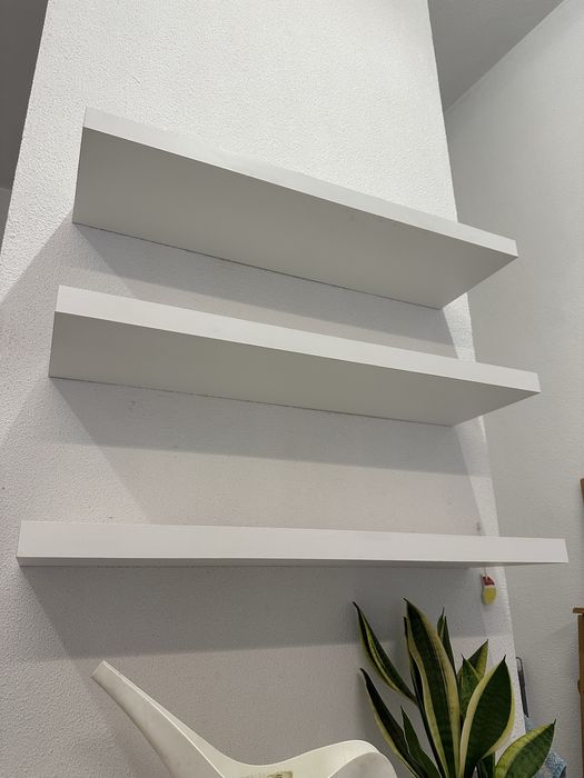 Prateleiras suspensas - conjunto