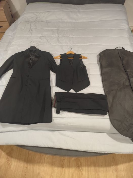 Traje académico masculino