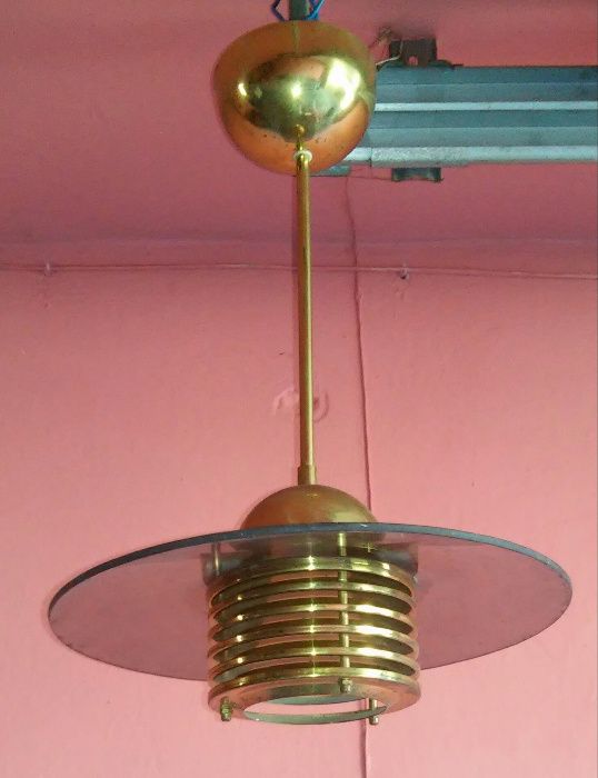 Lampa , żyrandol , kinkiet.