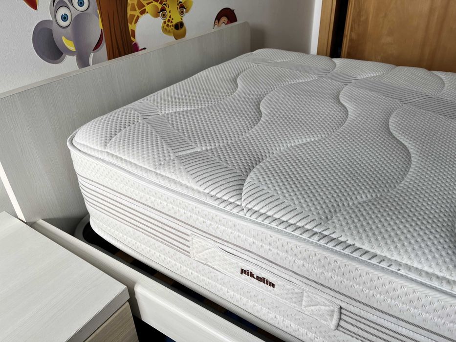 Cama individual + colchão Pikolin + cama extra (gavetão) + mesa de cabeceira