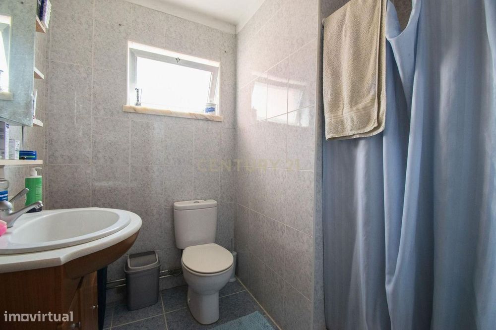 Apartamento T3 + G em S. Martinho do Bispo