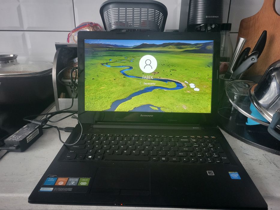 Laptop Lenovo G50-30 sprawny ladny komplet