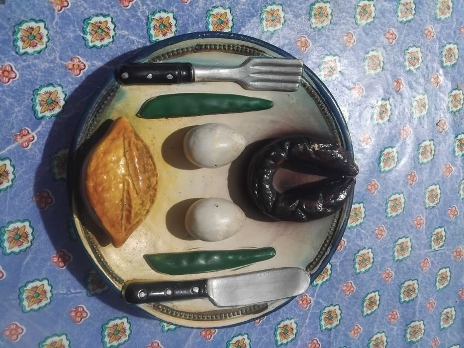 Varios pratos antigos