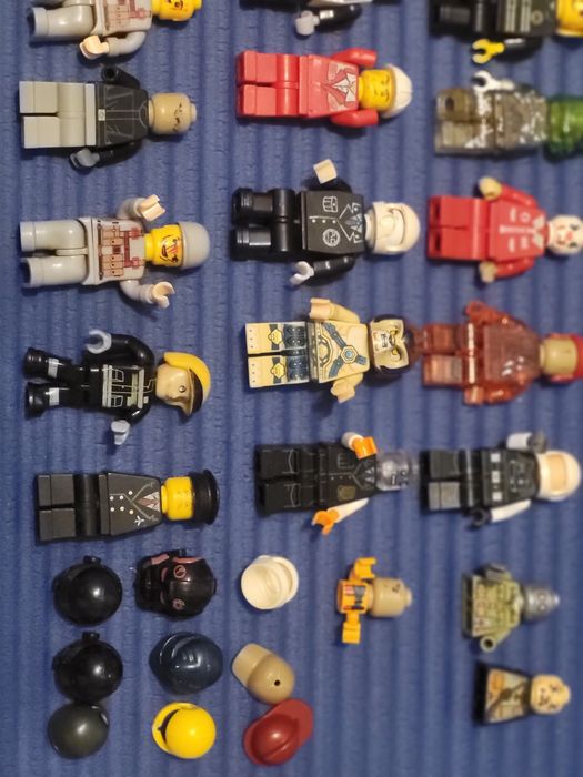 Zestaw figurek.  Lego I inne. 24 sztuki