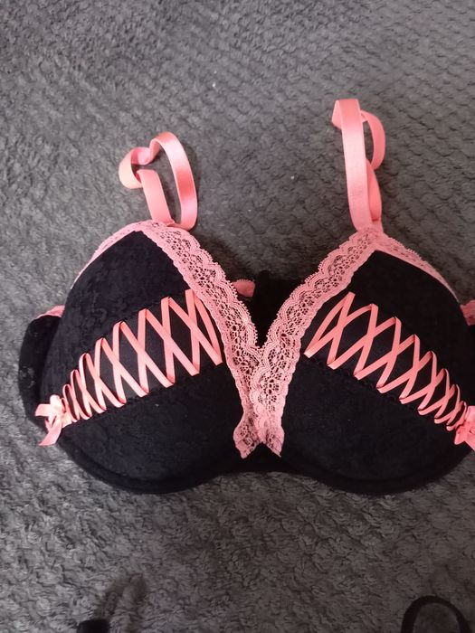 Biustonosze 2 sztuki H&M rozmiar 80 C/D