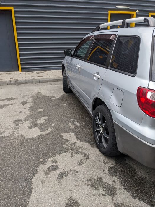 Продам mitsubishi outlander