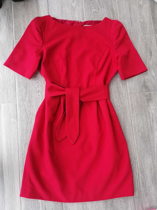 Стильна червона сукня