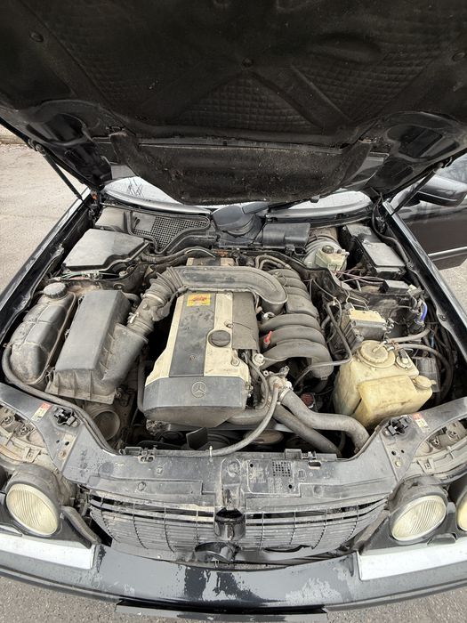 Mercedes E210 3.2 бенз
