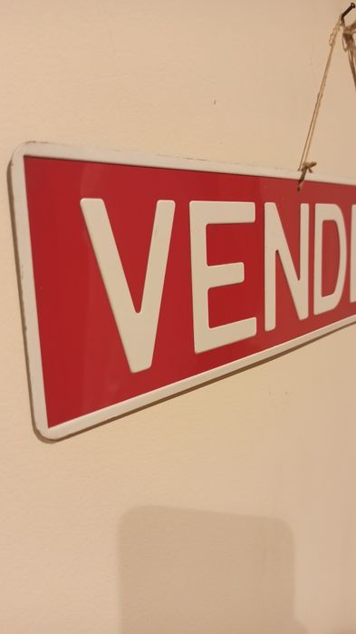 Placa metálica antiga "vende-se"