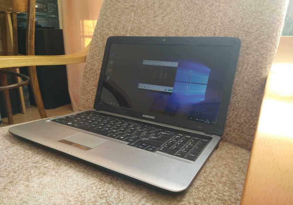 Samsung RV510, ekran 15.6", procesor Intel Celeron 2x2.30GHz, 4Gb Ram, ładny