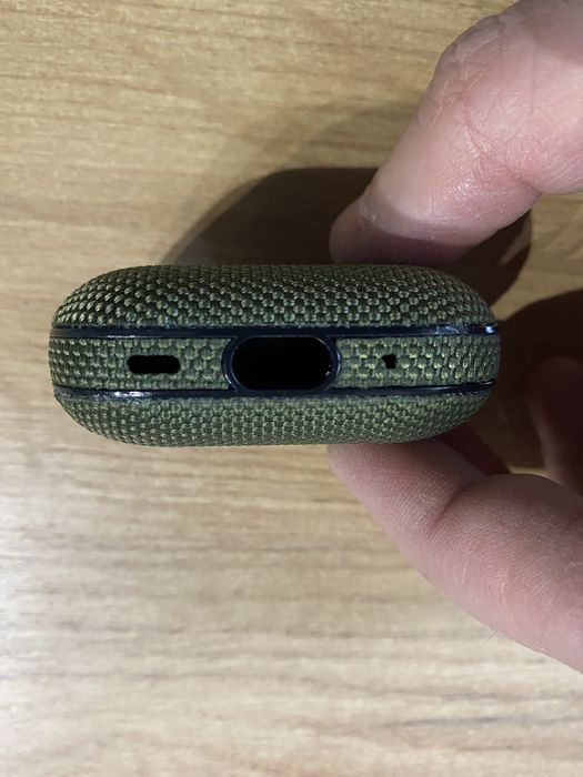 Чехол на Apple AirPods 4
