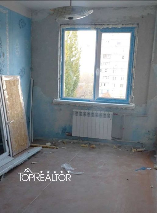 Продам 4-к. квартиру 3 хвилини м. Салтівська 522 мкр  Нескорених 20а