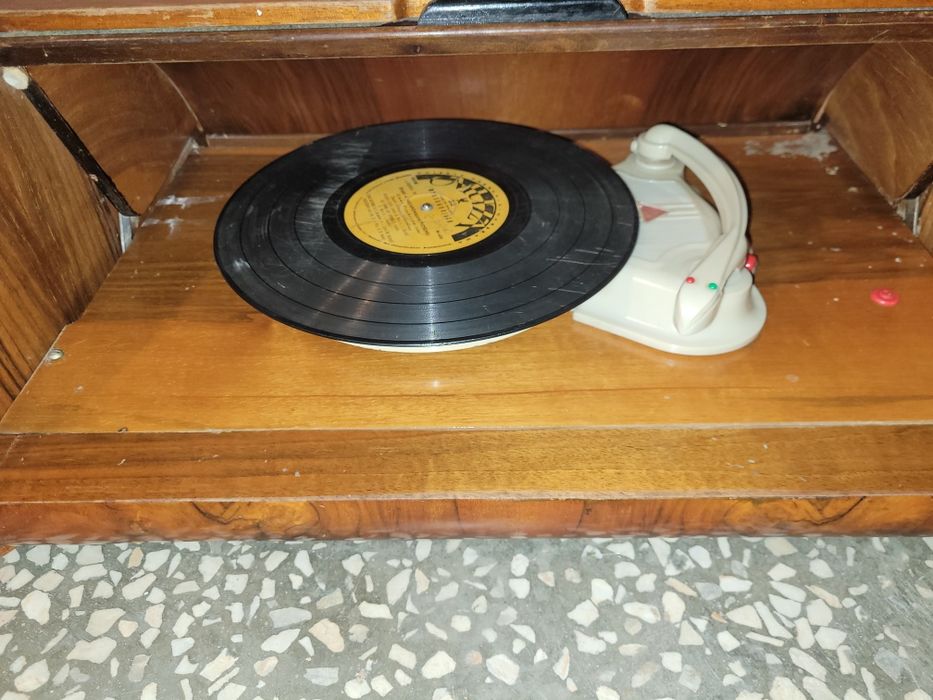Gramofon PRL chlebak
