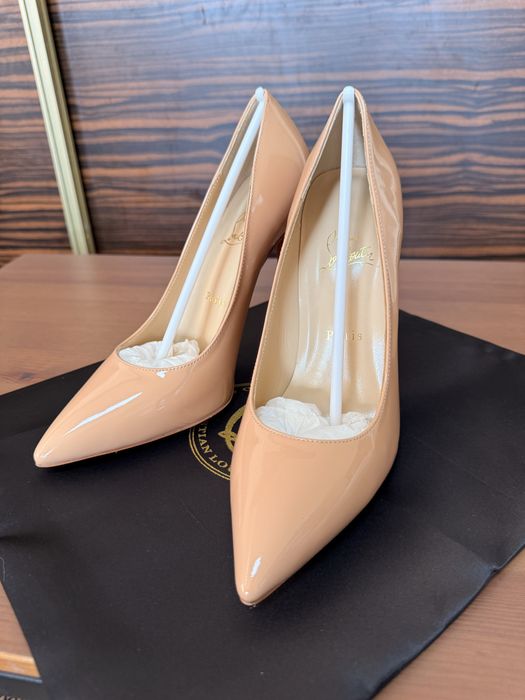 Szpilki beżowe damskie Christian Louboutin