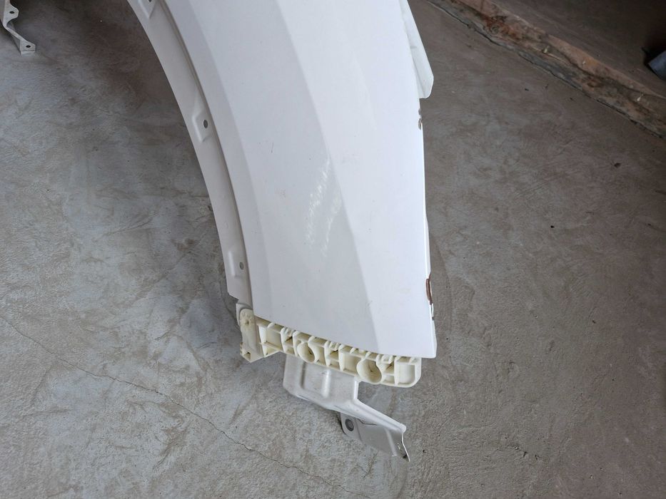 Крило Міцубісі mitsubishi екліпс крос оригінал