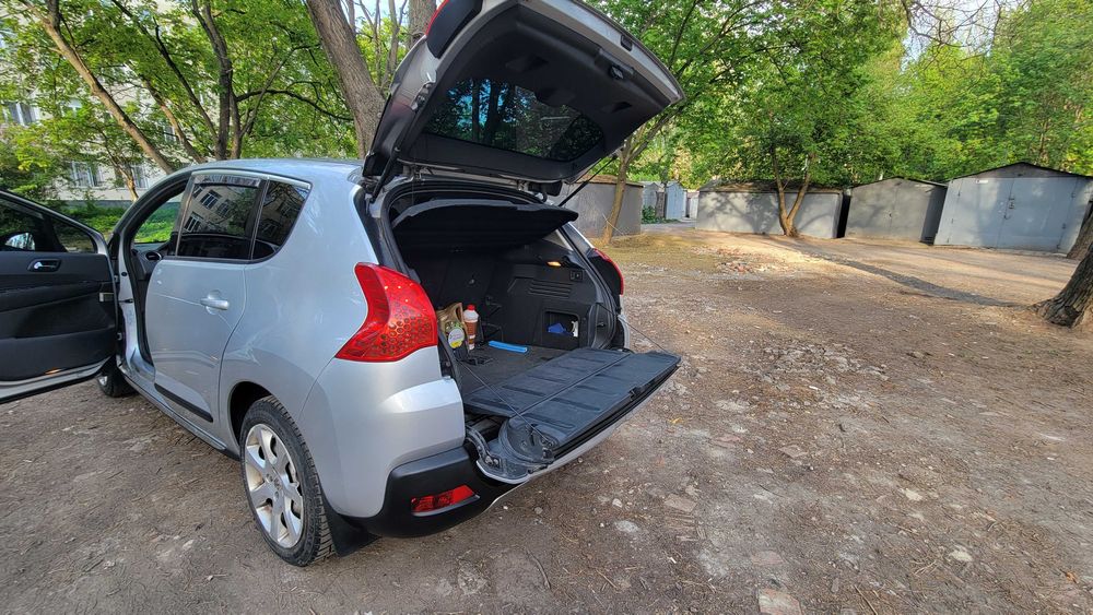 Продам Peugeot 3008 идеал Официальный