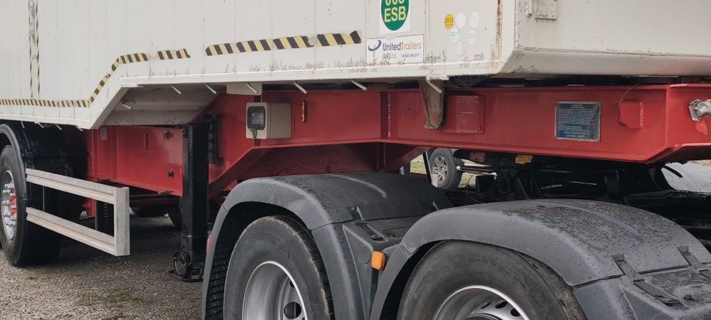 Самоскид 50 кубів полуприцеп інтраксах мерс свіжопригнаний