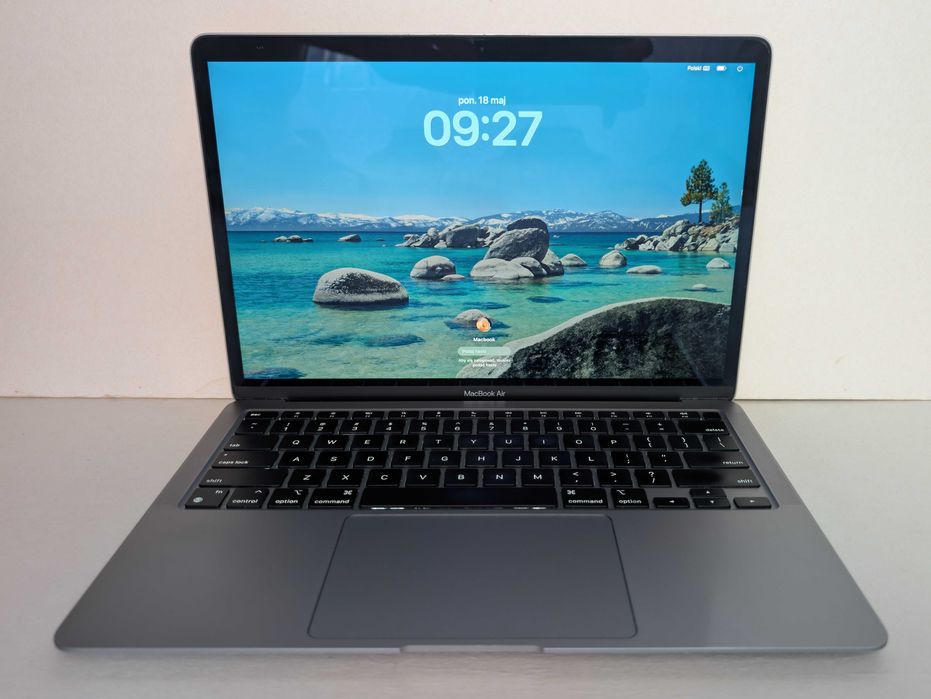 Laptop MacBook Air M1 13/ 13.3" / M1 / 8GB / 256 GB / MacOs Tahoe 26.4.1 / Gwarancja