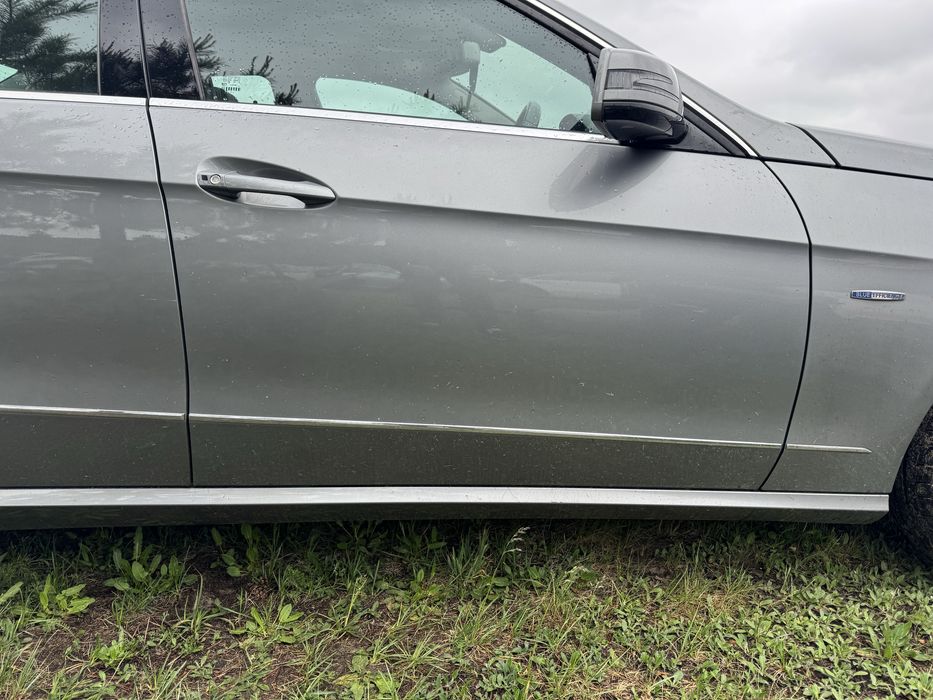 Двері w212 mercedes мерседес дверь 792 колір запчастини двери