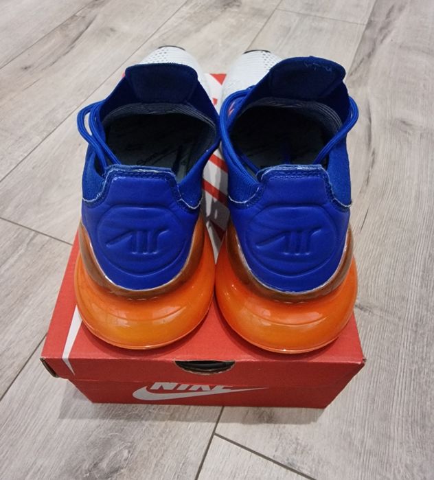Кросівки Nike Air Max 270 Flyknit